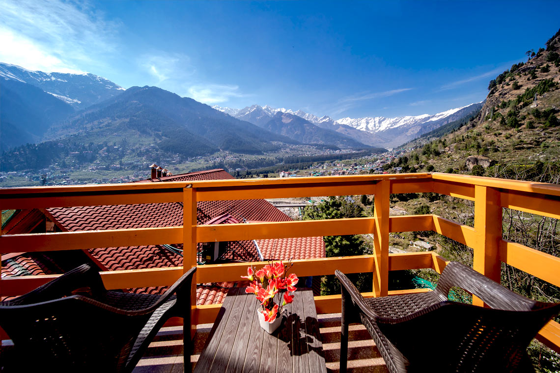 Deluxe Cottage with Balcony